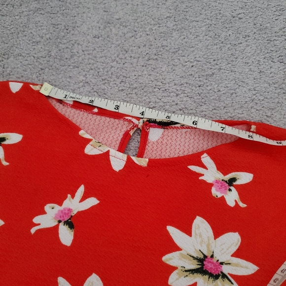 Women's Floral Top - Picture 5 of 7